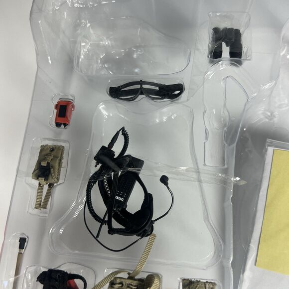 HOT TOYS Naval Special Warfare Unit Two Navspecwargru Navy Seal Accessories Only - Picture 7 of 8